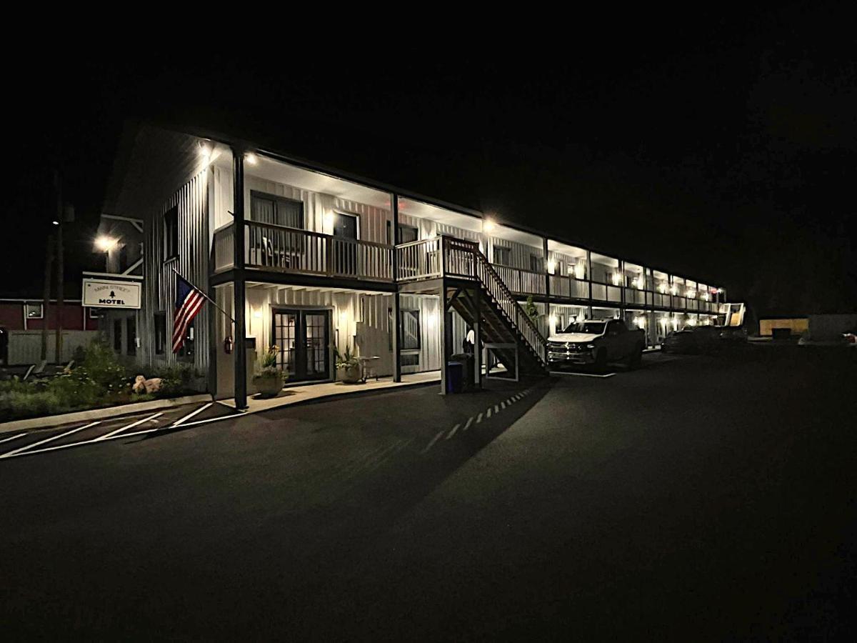בר הרבור Main Street Motel מראה חיצוני תמונה